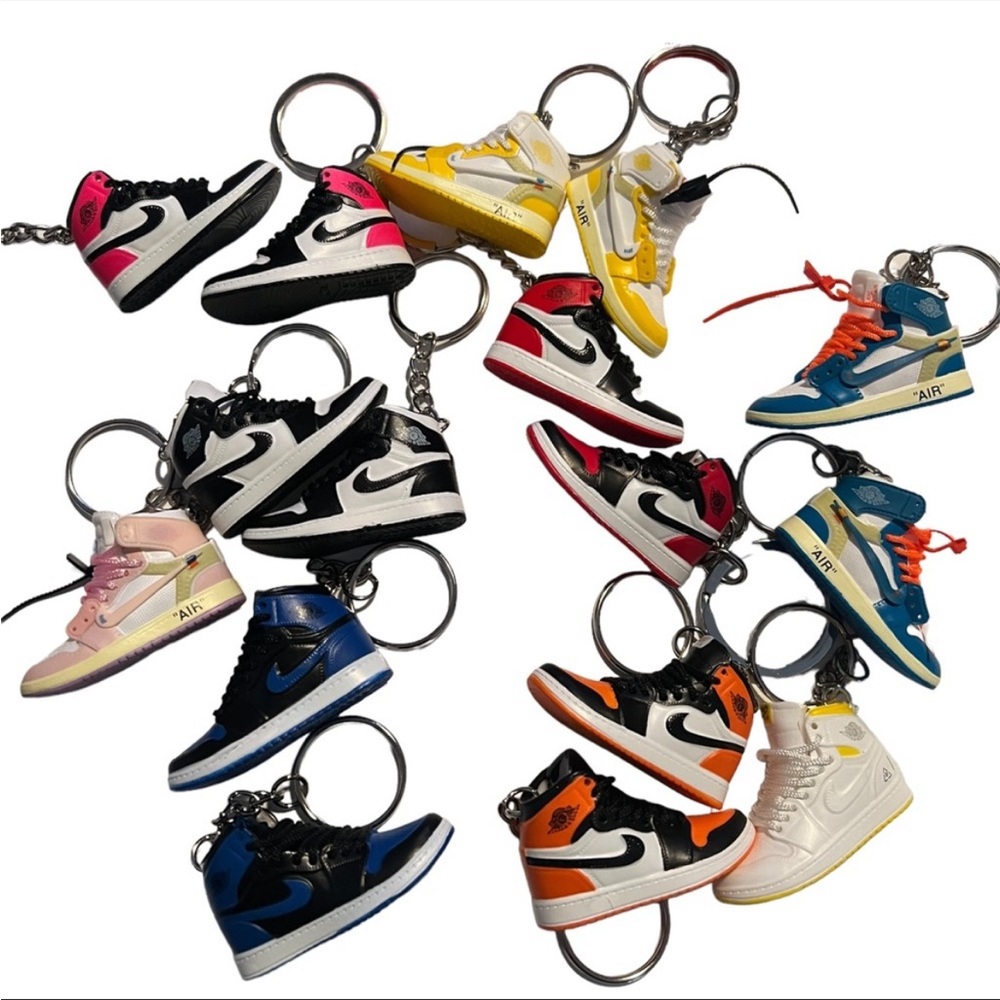 Mini Basketball Nike Air Jordan 3D Sneaker Keychain - Picture 3 of 11